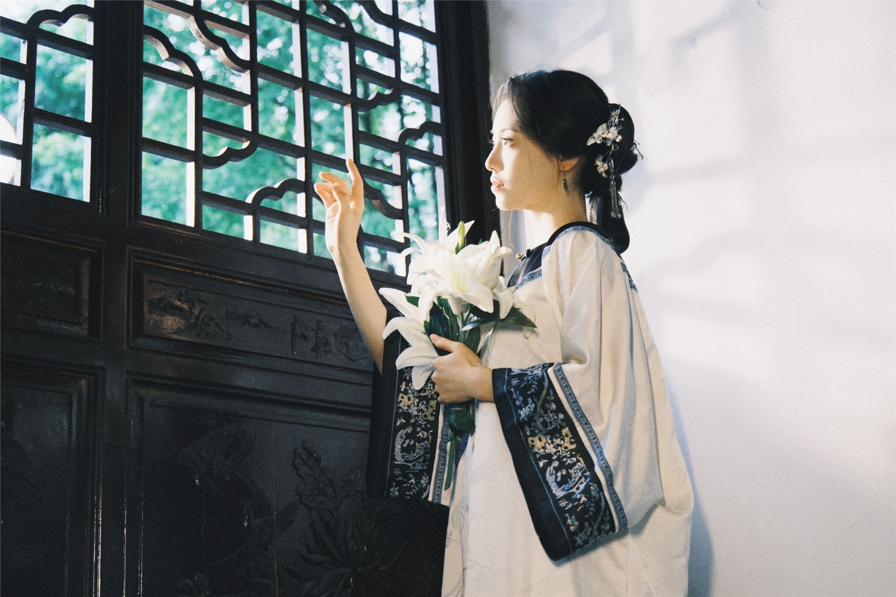 YITUYU艺图语 2025.01.12 锁清秋 珠珠